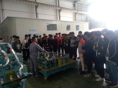 机械工程学院组织2019级机械专业学生赴安徽尚展模具工业认知见习