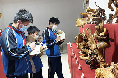 石泉县后柳中学:“畅游”后柳古镇 感受家乡变迁